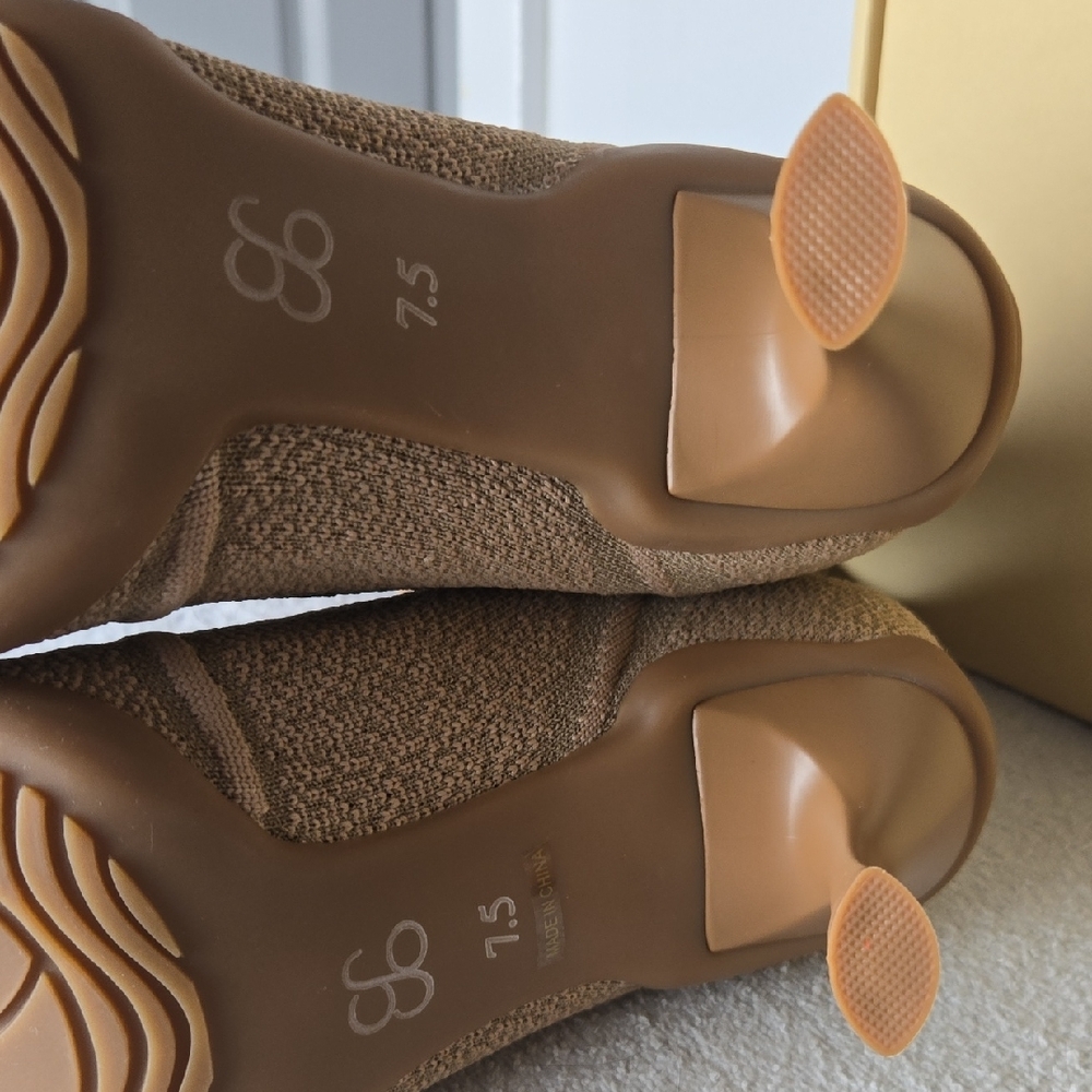 Cosy Island Women's Elegant Tan Heeled Boots - Picture 4 of 9